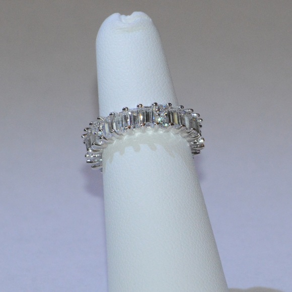 2.5 Ct Emerald Cut CZ Eternity Wedding Band Ring - Picture 5 of 5